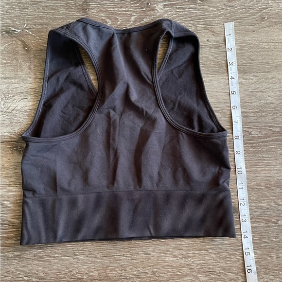 Gymshark Black Crop Top - Picture 3 of 3